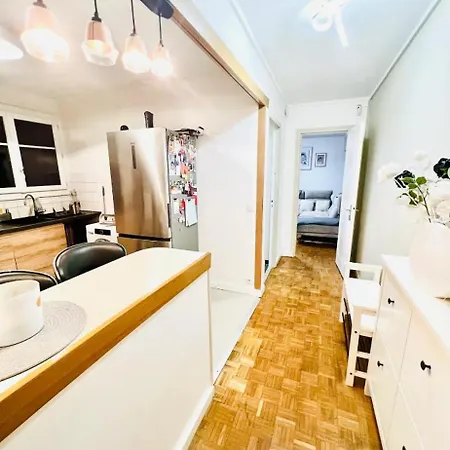 Elegant 2br With Balcony & Free Parking